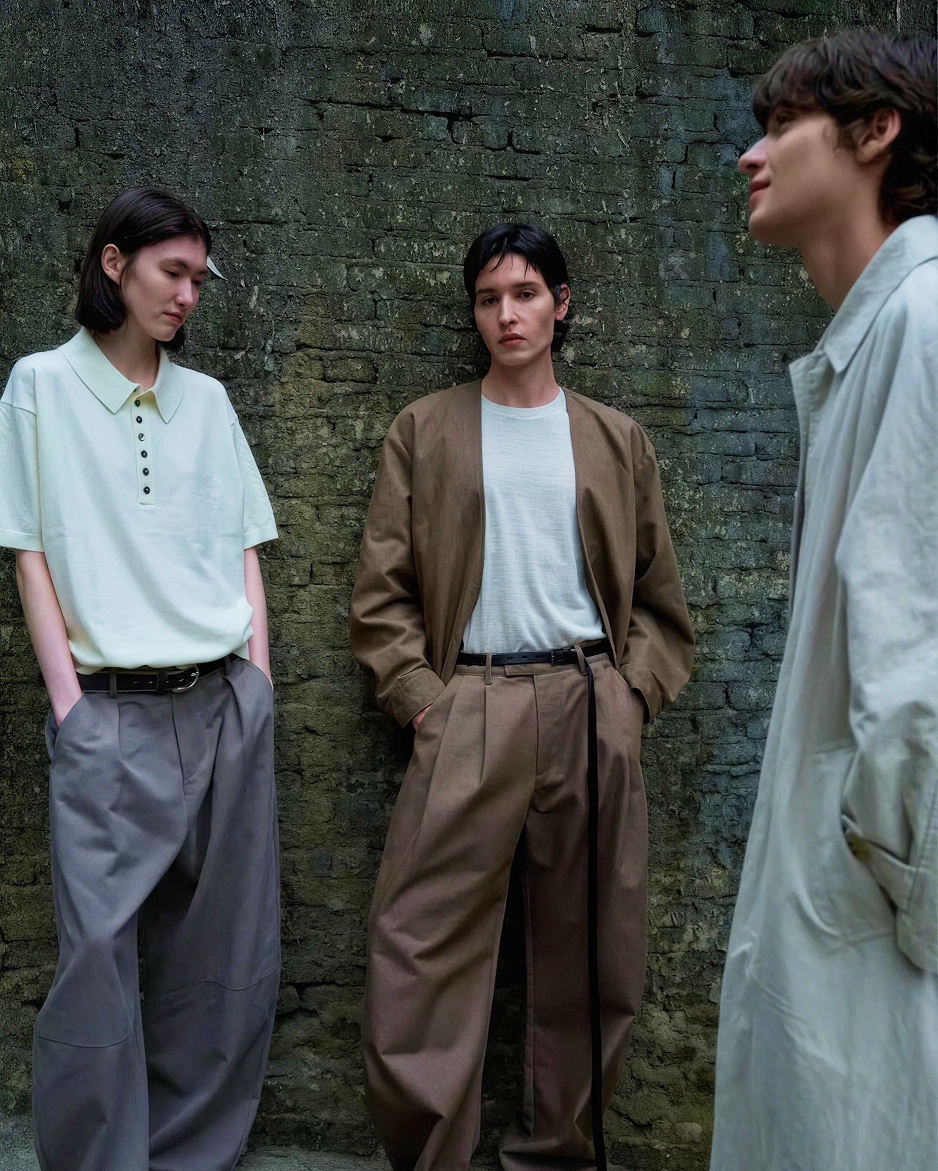 Seirtand : L'Essence du Minimalisme Asiatique au Service de la Silhouette